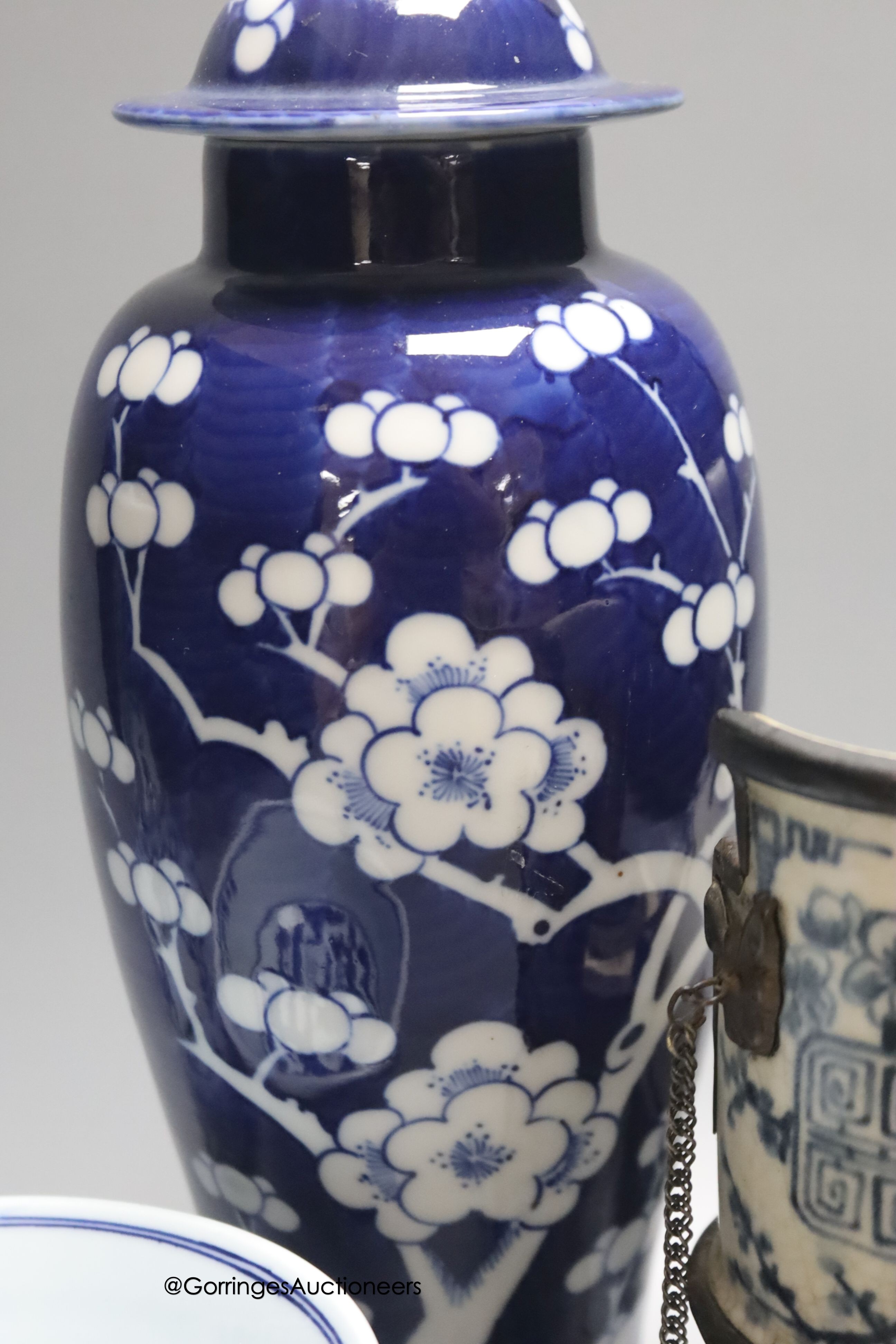 Five Chinese blue and white vessels, tallest 32cm